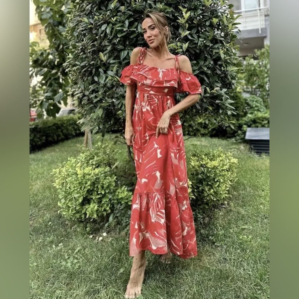 NWT Zara Printed Floral Red Cream Maxi Dress Bloggers Favorite L - Picture 3 of 16